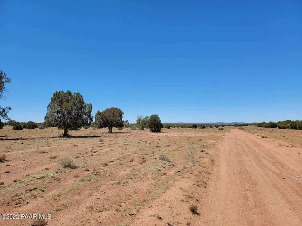 1 W Denny Ranch Rd #5, Seligman, AZ 86337