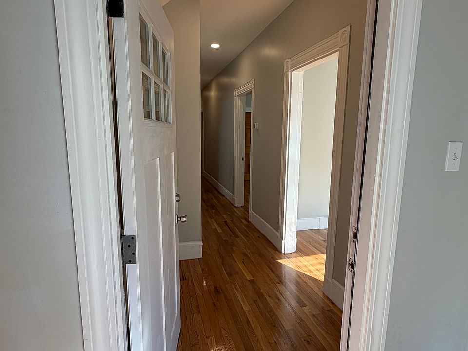 1st image of 101 Brown Ave #1