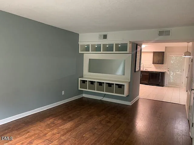 1133 Nottingham Cir — Photo 1