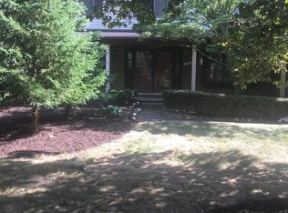 1933 Kristin Dr, Troy, MI