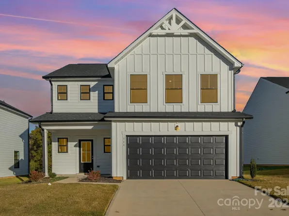 111 Silverwood Ct, Mooresville, NC 28115