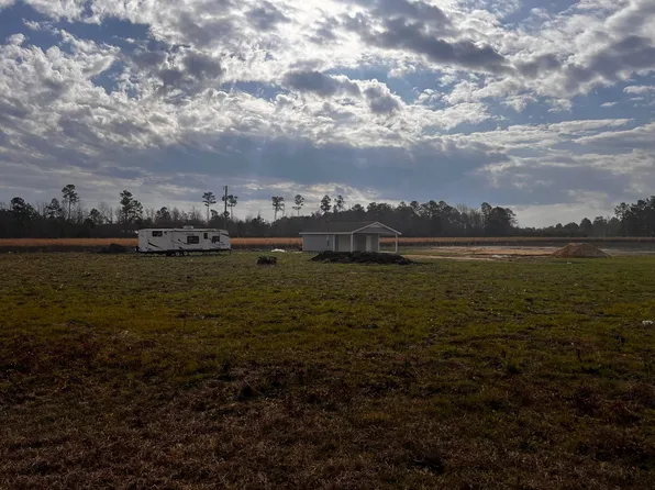38 River Bluff Ln, Salters, SC 29590
