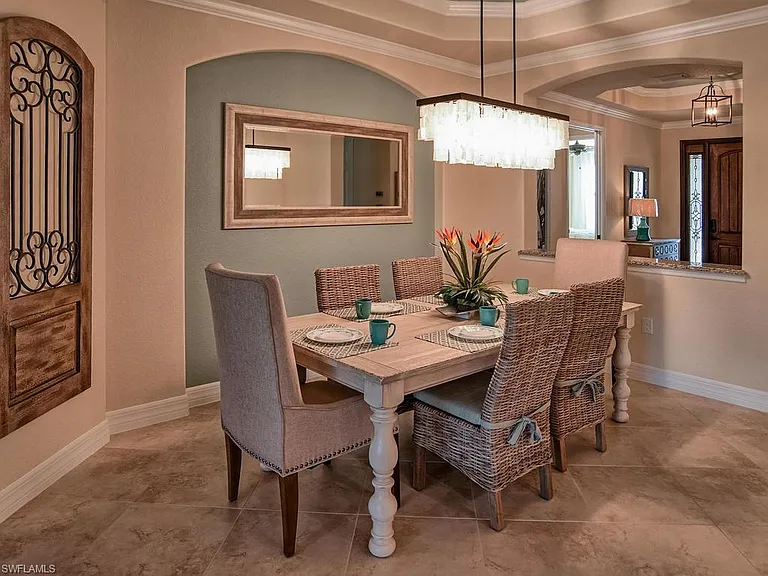 2850 Aviamar Cir — Photo 11
