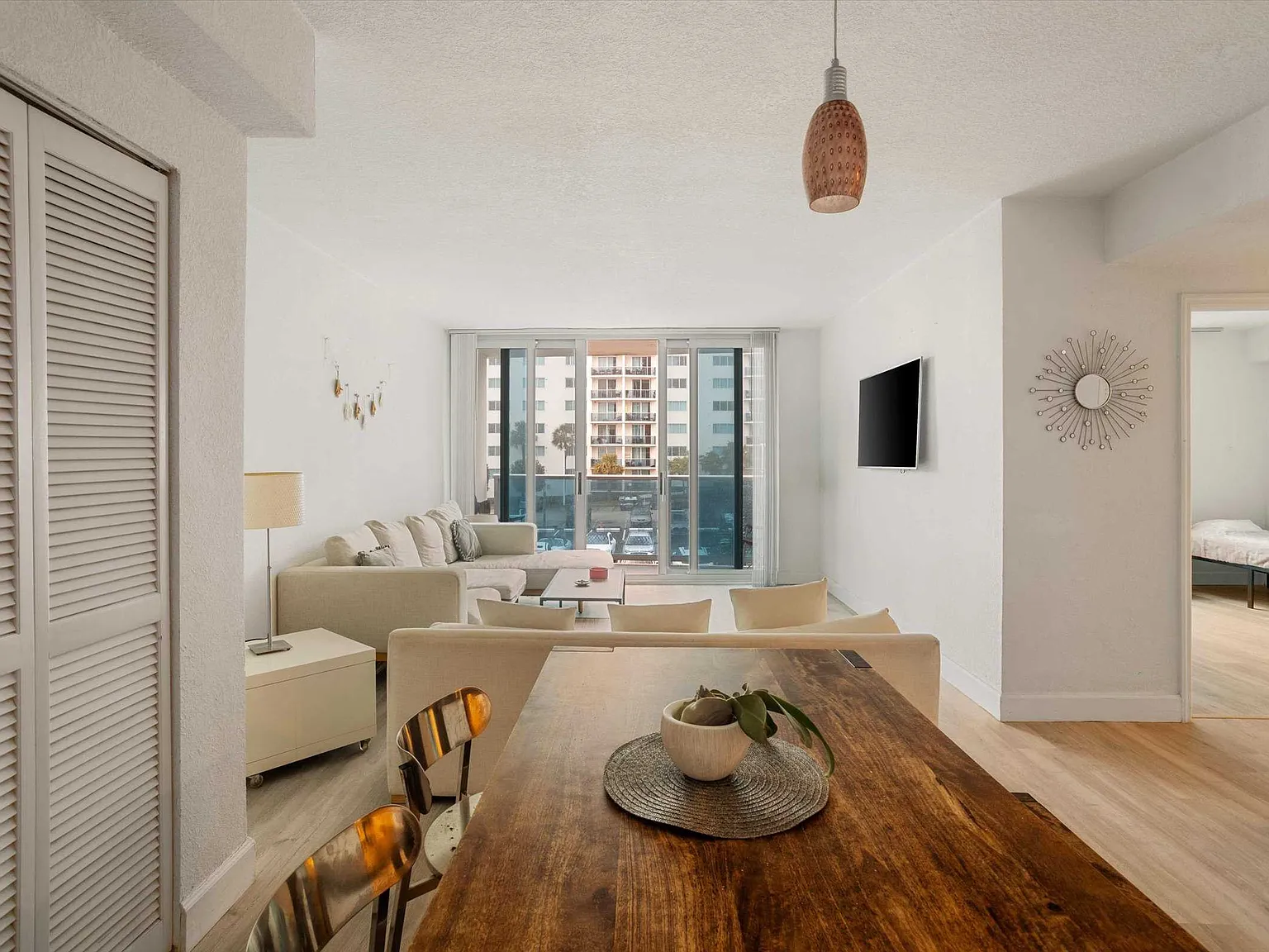 1 bed, $2,300 — Photo 4