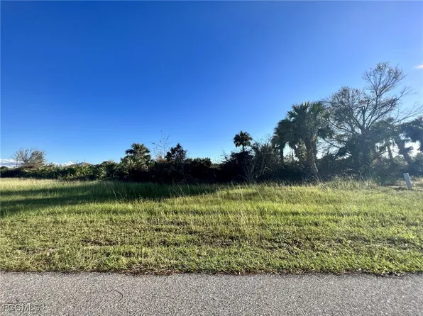 443 Albatross Rd, Rotonda West, FL 33947