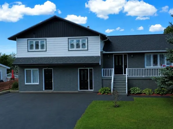 5 Elizabeth Avenue, Deer Lake, NL A8A1H7