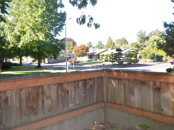 4th image of 1649 NE Barberry Dr APT 12