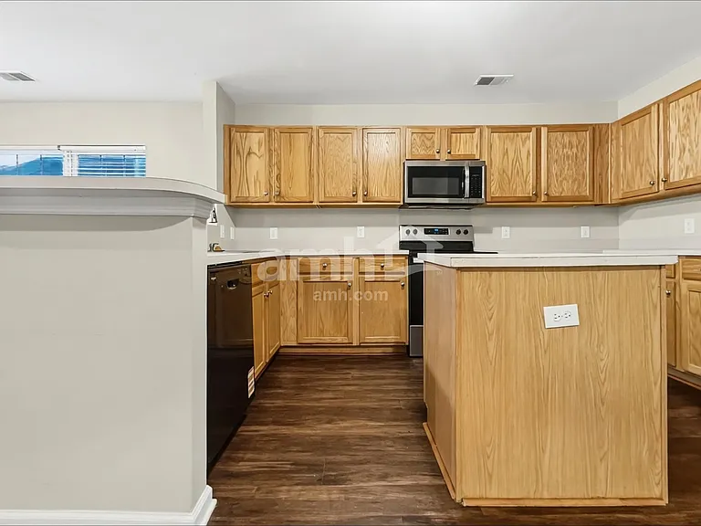 126 Avalon Rd — Photo 3