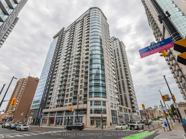 242 Rideau St #1808, Ottawa, ON K1N 0B7