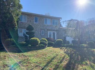14 Appomattox Rd, Manalapan, NJ 07726