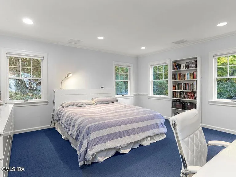 26 Round Hill Rd — Photo 21