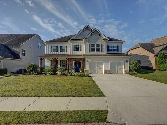 3rd image of 110 Ashbury Cir