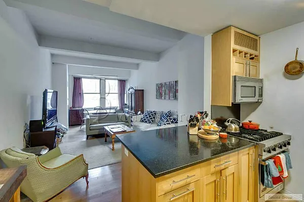 Rented by Bouklis Group | media 31
