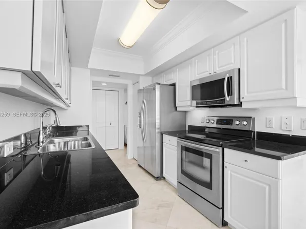 21055 Yacht Club Dr, Aventura, FL