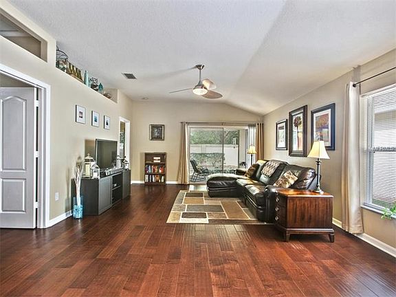 3rd image of 31832 Turkeyhill Dr