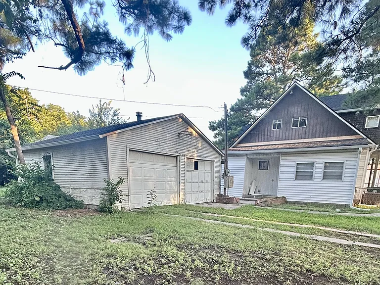 1404 Callahan St — Photo 11