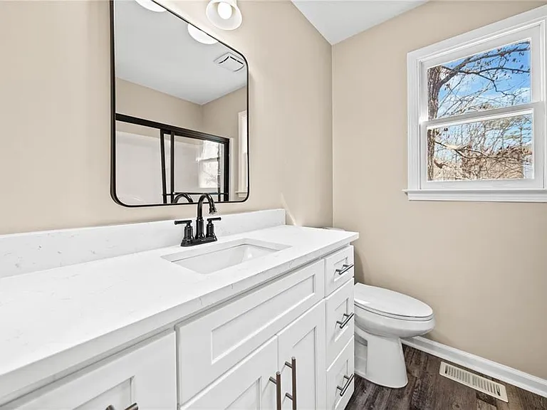 228 Hawkins Farm Cir — Photo 28