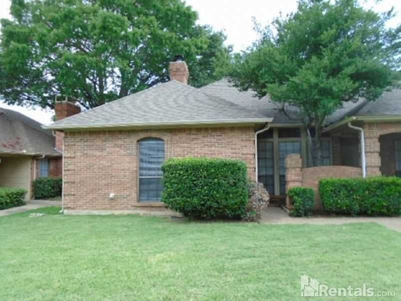 1st image of 2613 Cummings Dr