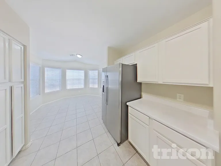 9002 W Palm Ln — Photo 6