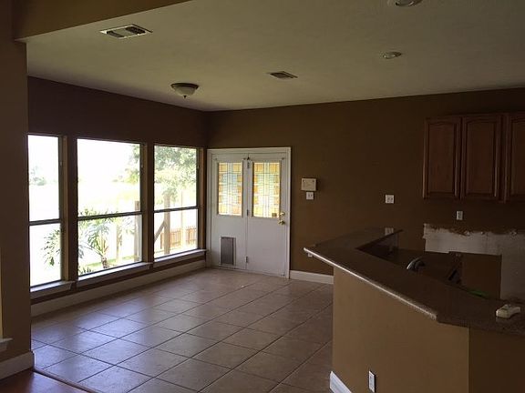 5th image of 10 Mission Hills Dr