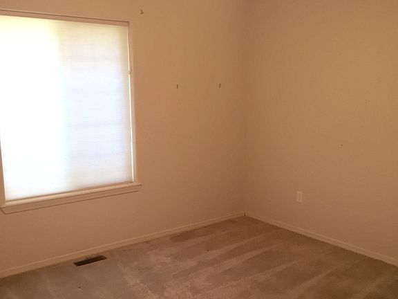 3rd image of 1531 S Lakeway Dr