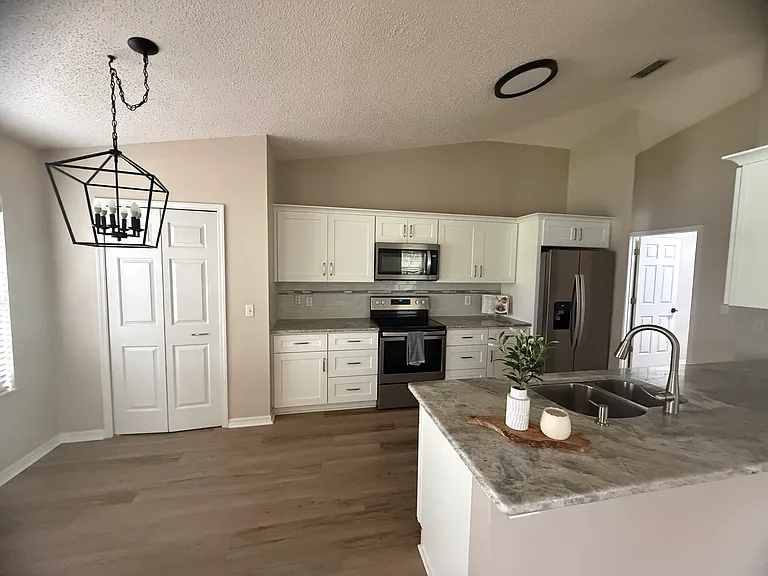 1744 Arash Cir — Photo 7