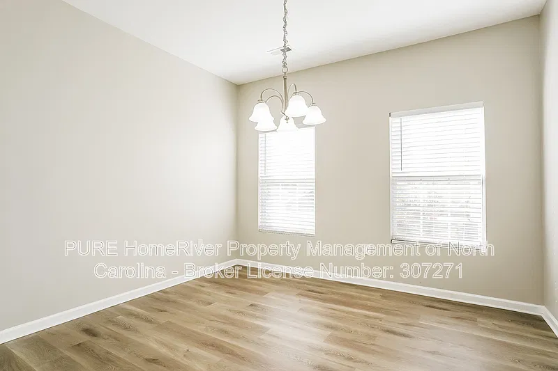 4 bed, 2.5 bath, 2059 sqft, $2,275 — Photo 4