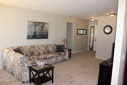 3rd image of 1802 Kingston Dr