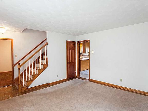 4th image of 1926 Lee St