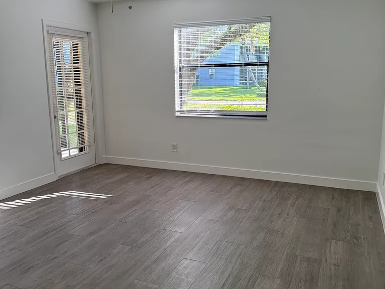 1290 SE Parkview Pl #A3 — Photo 11