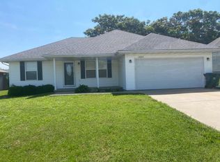 1303 Ginger Blue Ave, Monett, MO 65708