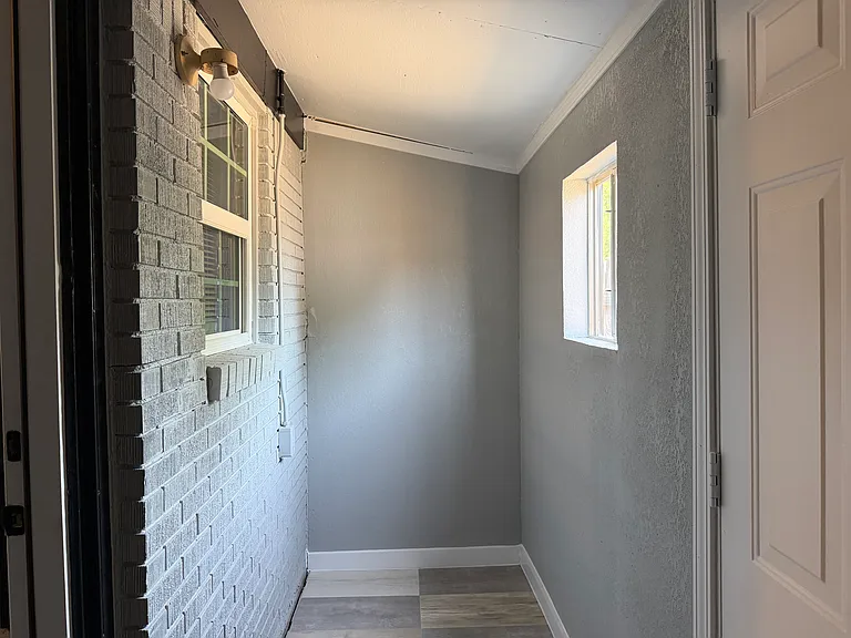 2504 Normont Cir — Photo 17