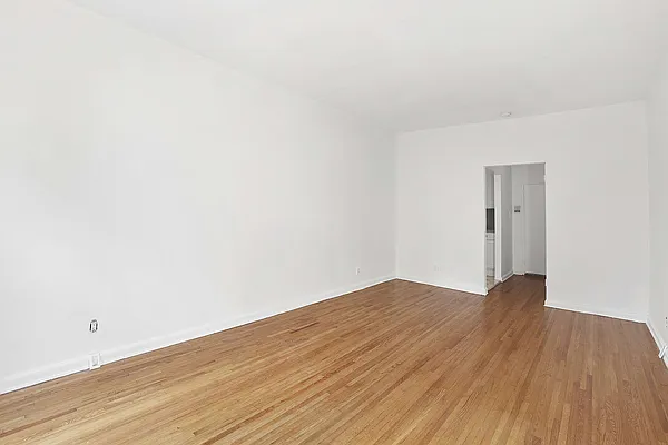 Rented by Compass | media 18