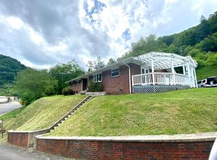 18110 Riverside Dr, Oakwood, VA 24631
