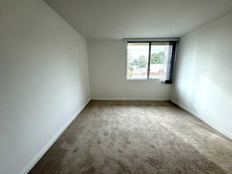 12221 San Vicente Blvd — Photo 26