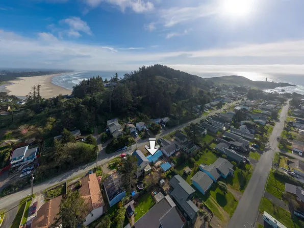 212 NW 55th St, Newport, OR 97365