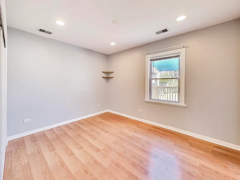 615 The Ln — Photo 12
