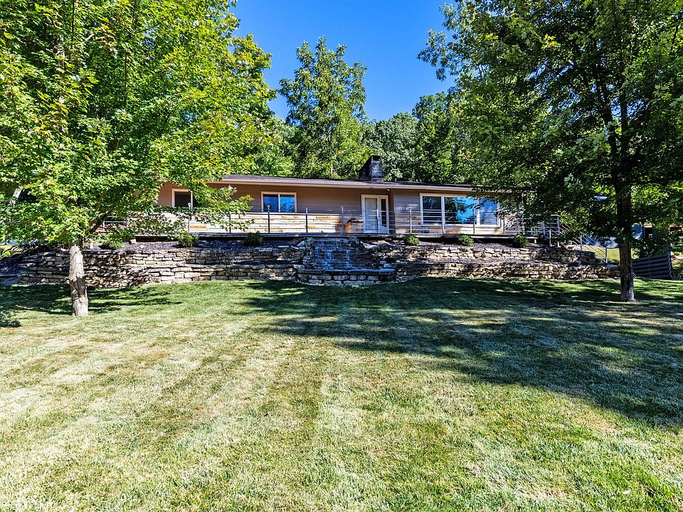 1st image of 1556 Pleasant Valley Dr