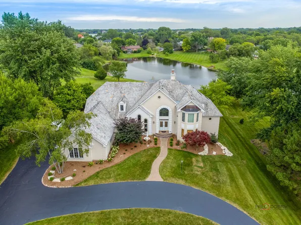 19 Champlain Rd, South Barrington, IL 60010