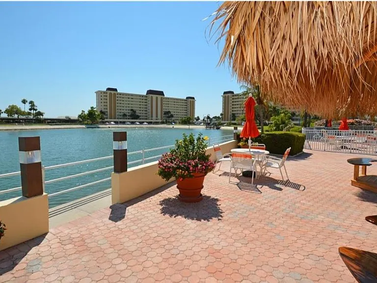 4550 Cove Cir #808 — Photo 11