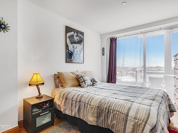 4th image of 2620 21st St APT 7B