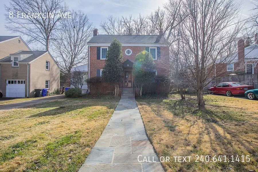 8 Franklin Ave