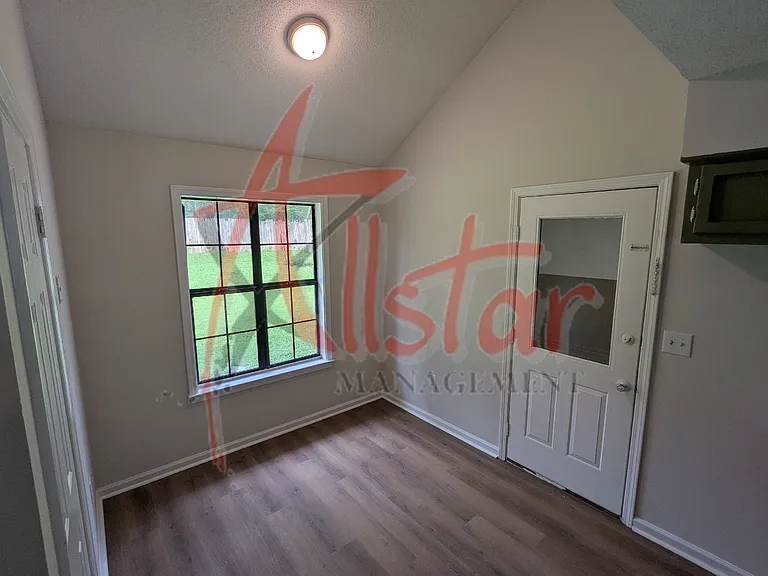5640 Ingleside Dr — Photo 13