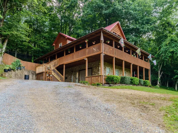 2605 Schisandra Ln, Cosby, TN 37722