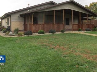 809 W 3rd South St, Wenona, IL 61377