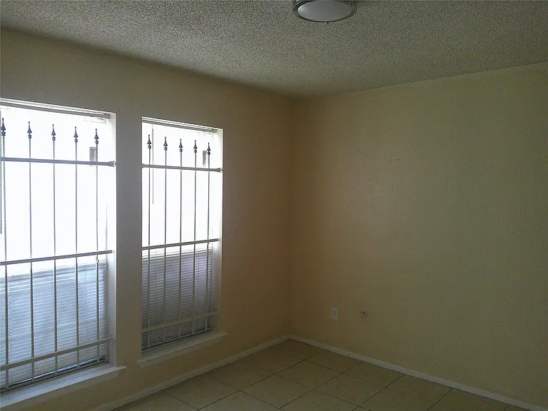 5771 Easthampton Dr #B — Photo 18