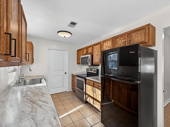 4th image of 1539 Ben Franklin Rd