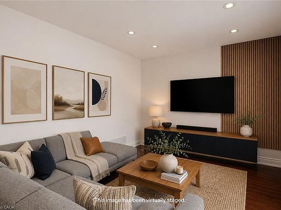 3rd image of 1061 Summit Ridge Dr