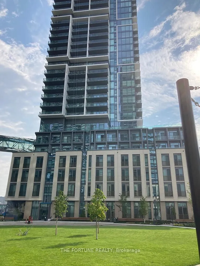 Building Photo - 7890 Jane St #4707