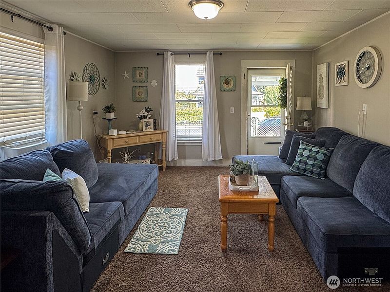 3rd image of 800 Methow Street